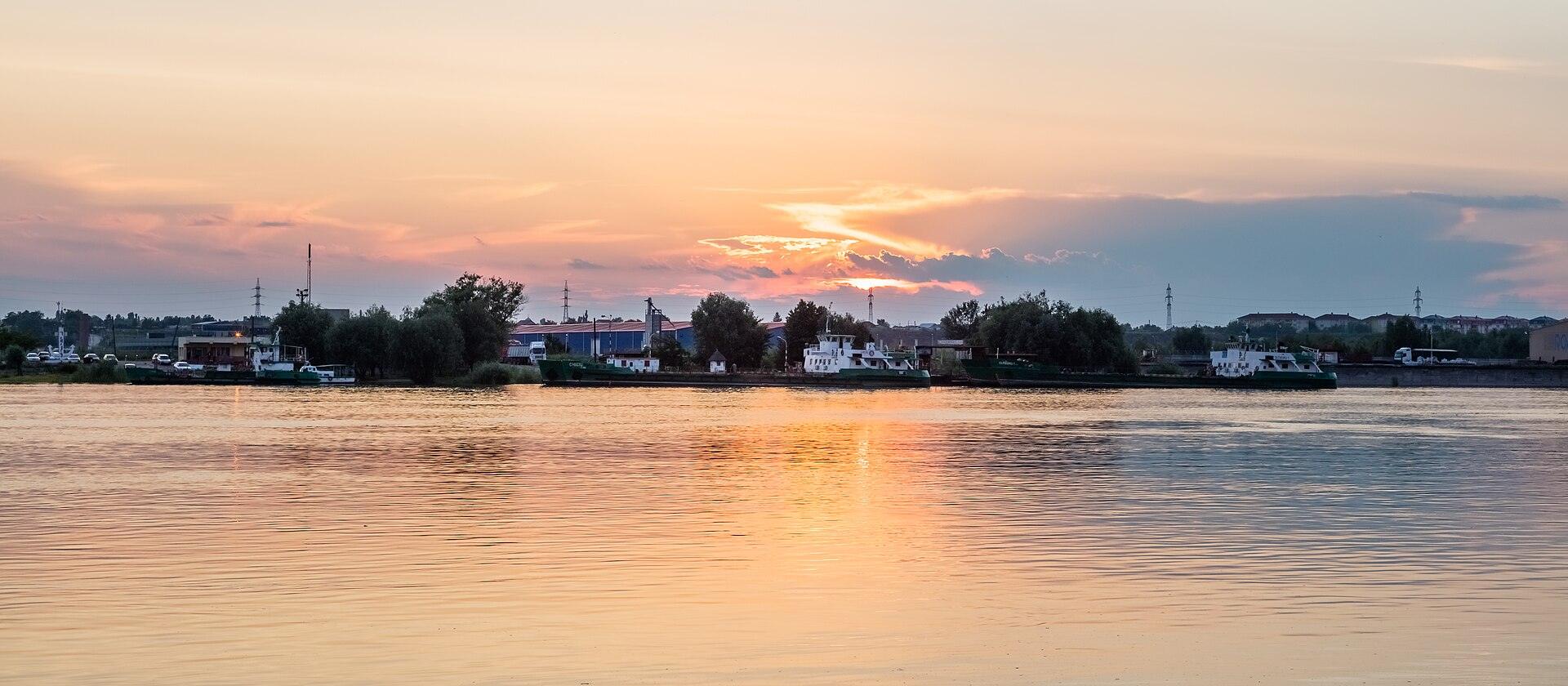 Apus de soare pe Dunăre, la Brăila